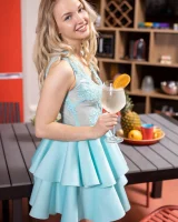 Fem Joy - 02-sophie-freshly-squeezed-0003