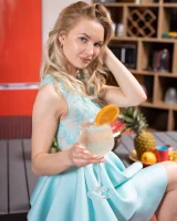 Fem Joy - 03-sophie-freshly-squeezed-0004